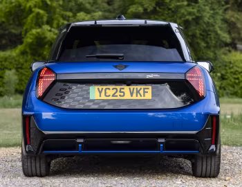 MINI John Cooper Works Electric [UK-spec] (J01) '2025–н.в.