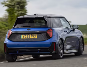 MINI John Cooper Works Electric [UK-spec] (J01) '2025–н.в.
