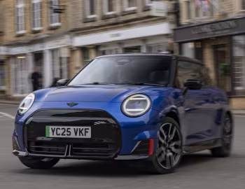 MINI John Cooper Works Electric [UK-spec] (J01) '2025–н.в.