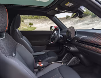 Интерьер MINI John Cooper Works Electric [Worldwide] (J01) '2024–н.в.