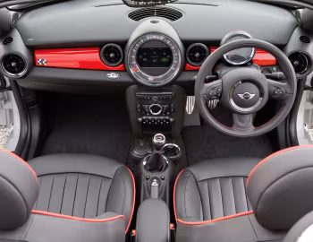Інтер'єр MINI John Cooper Works Roadster [South Africa] (R59) '2012–15