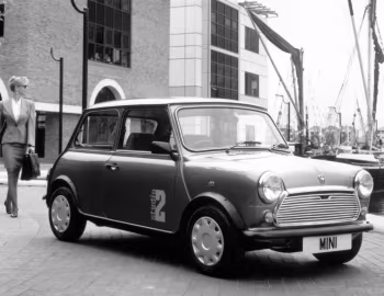 Mini "Studio 2" [UK-spec] (ADO20) '1990