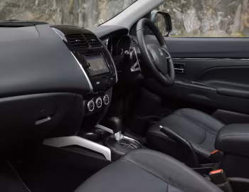 Интерьер Mitsubishi ASX 4 ZC [UK-spec] '2013–15