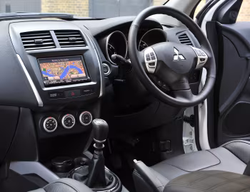 Торпедо Mitsubishi ASX "Black" [UK-spec] '11.2011–10.2012