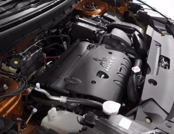 Sob o capô Mitsubishi ASX GSR [Australia] '2022–pr.