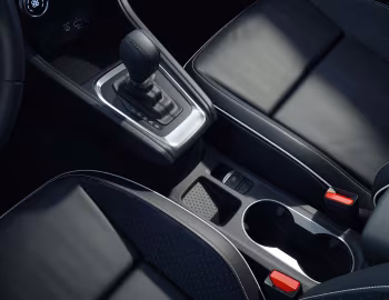 Interior Mitsubishi ASX PHEV [EU-spec] '2023–24