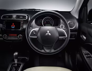 Painel frontal Mitsubishi Attrage '2013–15