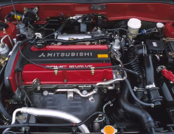 Sob o capô Mitsubishi Carisma GT Evolution VI "Tommi Mäkinen" Edition '2001