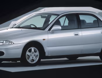 Mitsubishi Carisma LS Sedan [Japan] '10.1996–10.1997
