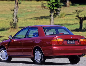 Mitsubishi Carisma LX Sedan [Japan] '10.1996–10.1997