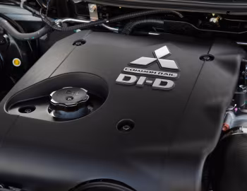 Под капотом Mitsubishi Challenger [Australia] '2013–15