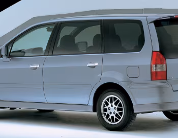 Mitsubishi Chariot Grandis '07.2000–04.2003