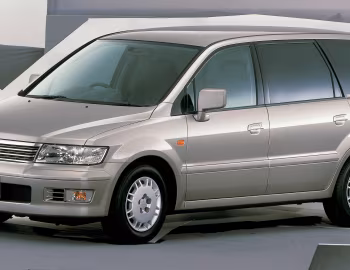 Mitsubishi Chariot Grandis '07.2000–04.2003