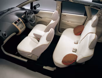 Интерьер Mitsubishi Colt "Bloom Edition" '2003