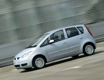 Mitsubishi Colt 5-door [UK-spec] (Z30) '2004–10.2008