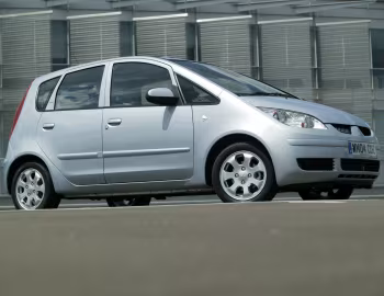 Mitsubishi Colt 5-door [UK-spec] (Z30) '2004–10.2008