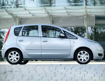Mitsubishi Colt 5-door [UK-spec] (Z30) '2004–10.2008