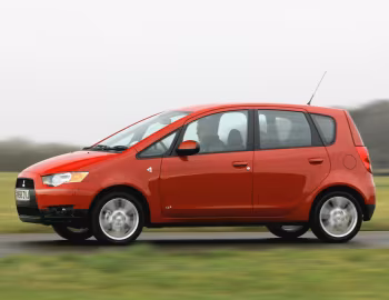 Mitsubishi Colt CZ² 5-door [UK-spec] (Z30) '10.2008–03.2013