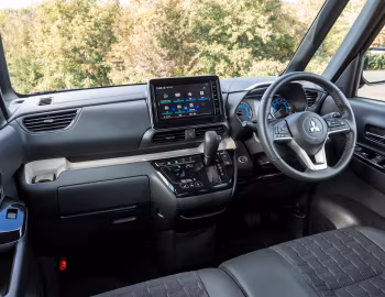 Interior Mitsubishi Delica-mini Hybrid '2023–25