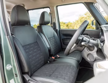 Interior Mitsubishi Delica-mini Hybrid '2023–25
