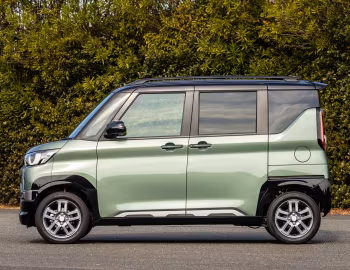 Mitsubishi Delica-mini Hybrid '2023–25