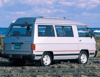 Mitsubishi Delica Star Wagon Exceed '1985–05.1986