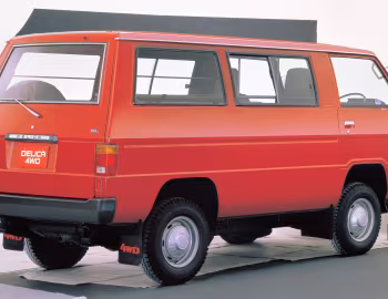 Mitsubishi Delica Van Wide 4WD '11.1982–10.1983