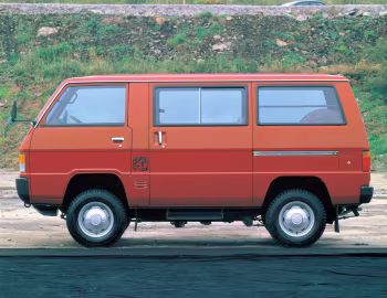 Mitsubishi Delica Van Wide 4WD '11.1982–10.1983