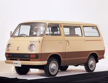 Mitsubishi Delica 75 Coach Deluxe '10.1971–10.1974