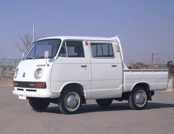 Mitsubishi Delica 75 Double Cab Pickup Deluxe '10.1971–10.1974