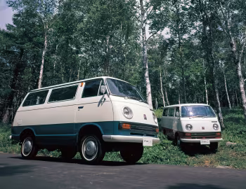 Mitsubishi Delica 75 Coach Deluxe '10.1971–10.1974