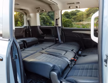 Interior Mitsubishi Delica D:5 [Japan] '2026