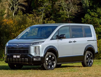 Mitsubishi Delica D:5 [Japan] '2026