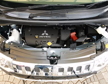 Под капотом Mitsubishi Delica D:5 '01.2007–11.2018