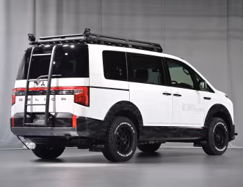 Mitsubishi Delica D:5 Snow Survivor '01.2023