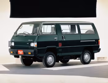 Mitsubishi Delica Van Wide 4WD '1985–05.1986