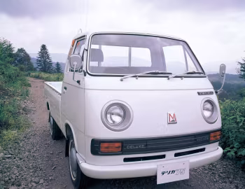 Mitsubishi Delica 75 Pickup Deluxe '10.1971–10.1974