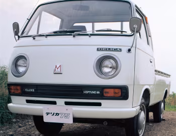 Mitsubishi Delica 75 Pickup Deluxe '10.1971–10.1974