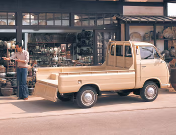 Mitsubishi Delica 75 Pickup Deluxe '10.1971–10.1974