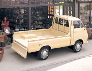 Mitsubishi Delica 75 Pickup Deluxe '10.1971–10.1974