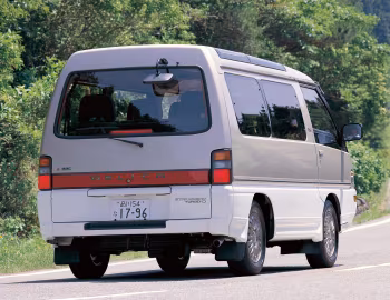 Mitsubishi Delica Star Wagon Exceed '09.1990–04.1994