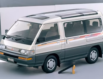 Mitsubishi Delica Star Wagon '09.1990–09.1999