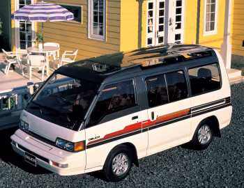 Mitsubishi Delica Star Wagon Exceed '09.1987–08.1988