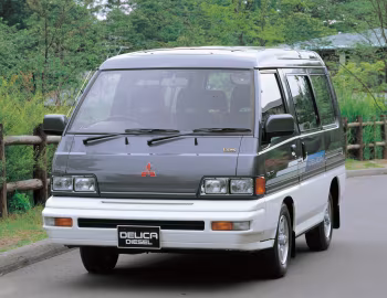 Mitsubishi Delica Star Wagon Exceed '09.1988–08.1990