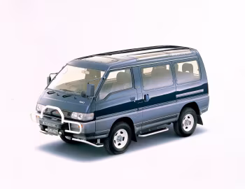 Mitsubishi Delica Star Wagon Exceed 4WD '09.1990–04.1994