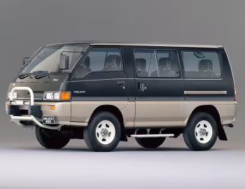 Mitsubishi Delica Star Wagon Exceed 4WD '06.1986–08.1987