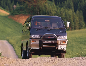Mitsubishi Delica Star Wagon 4WD '09.1990–09.1999