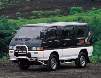 Mitsubishi Delica Star Wagon Exceed 4WD '09.1988–08.1990