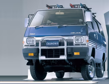Mitsubishi Delica Star Wagon 4WD "Chamonix" '1985–86