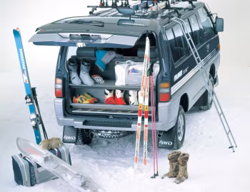 Mitsubishi Delica Star Wagon 4WD "Chamonix" '06.1986–87